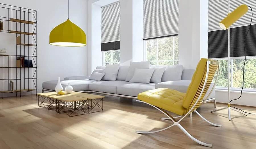 Jakie rolety do salonu wybrać, aby uniknąć błędów w aranżacji?