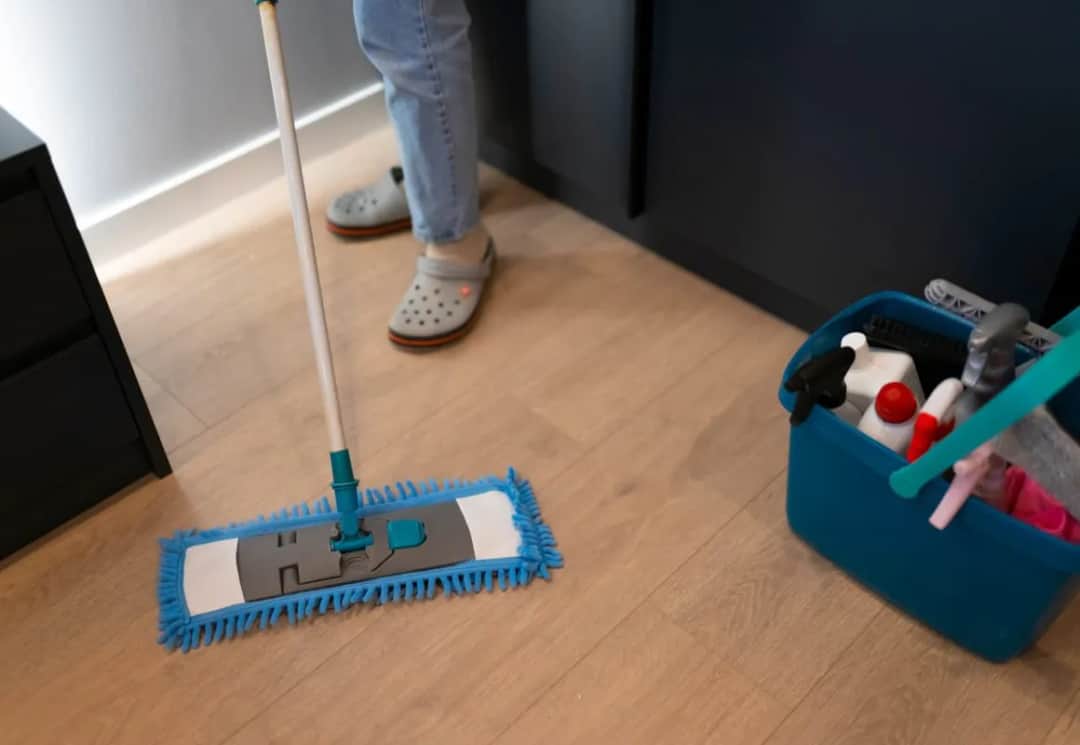 Jaki mop do mycia paneli: unikaj błędów i wybierz najlepszy!