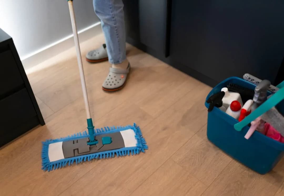 Jaki mop do mycia paneli: unikaj błędów i wybierz najlepszy!