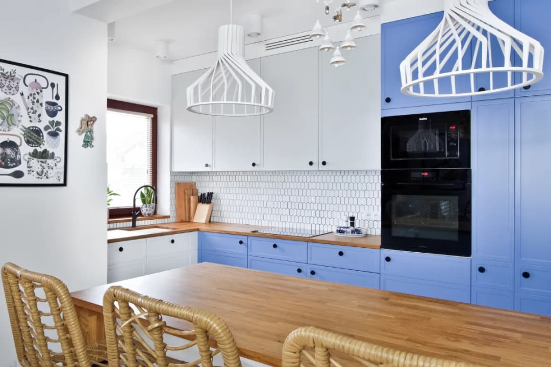 Jak dobrać kolor płytek do mebli kuchennych, aby uniknąć błędów?