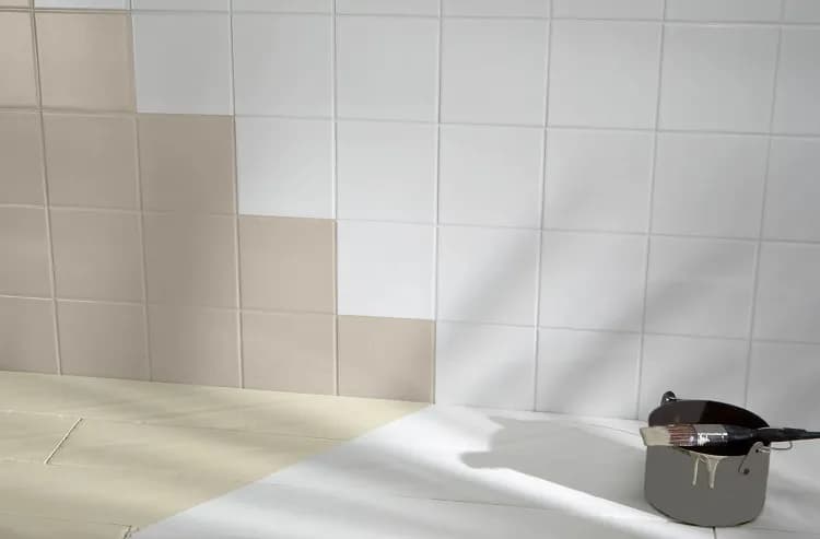 Jaka farba do malowania płytek gipsowych? Poznaj najlepsze opcje