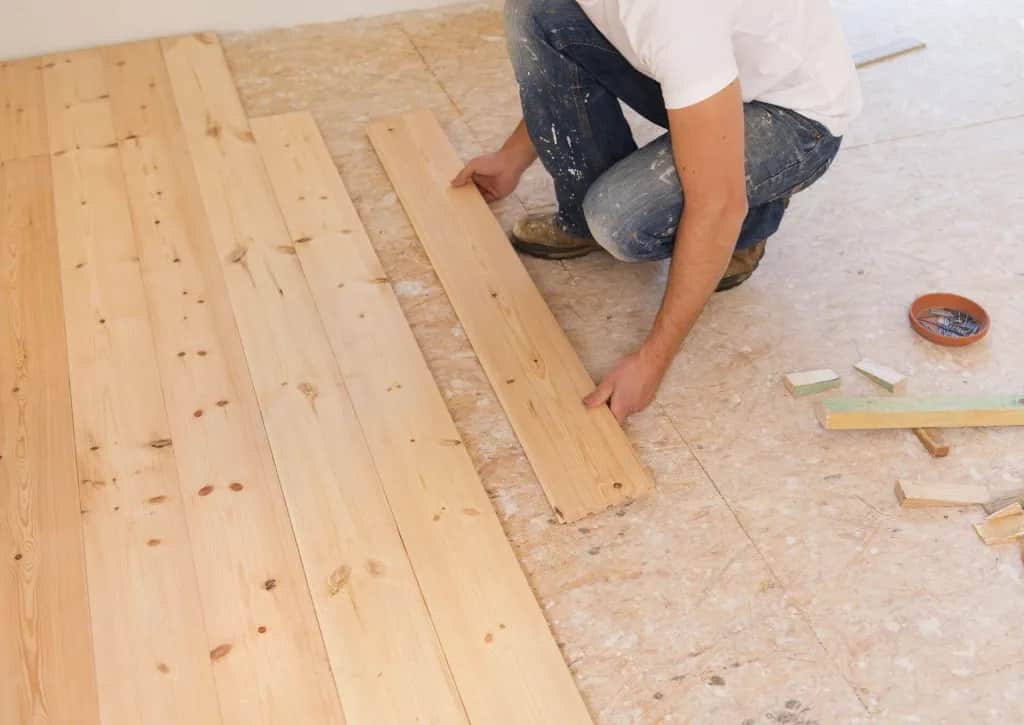 Panele podłogowe jak stare deski – piękno drewna bez wad