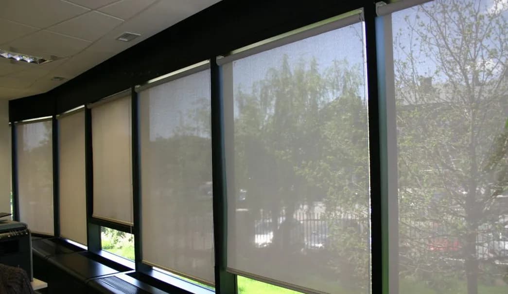 Jak wymierzyć rolety, aby uniknąć błędów i zapewnić idealne dopasowanie